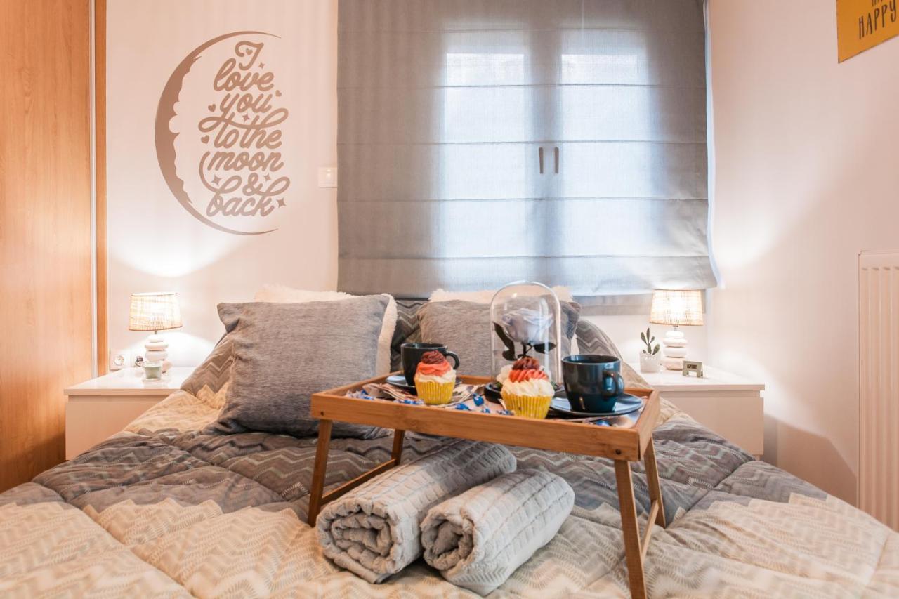 Luxury Seaside Apartment Next To Starbucks Opossite The Beach Park Of Flisvos Athen Exterior foto