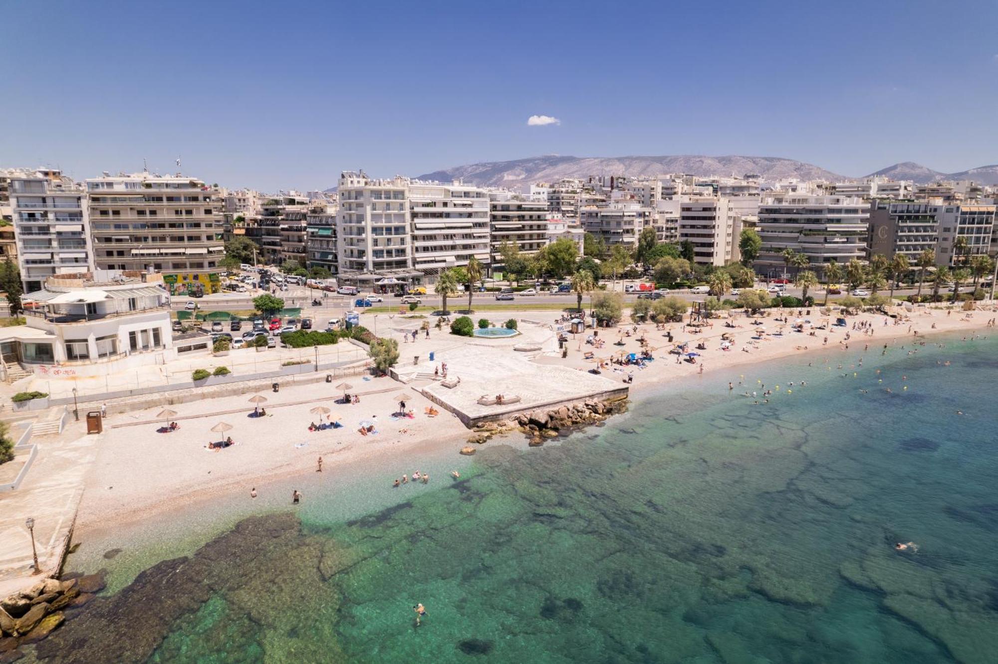 Luxury Seaside Apartment Next To Starbucks Opossite The Beach Park Of Flisvos Athen Exterior foto