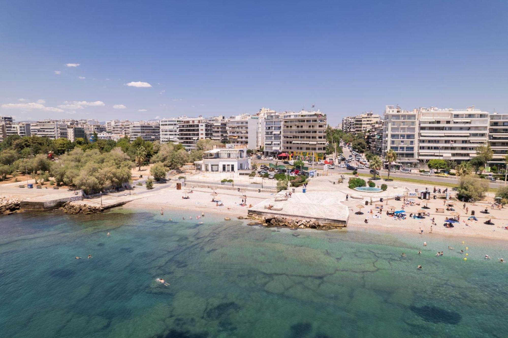 Luxury Seaside Apartment Next To Starbucks Opossite The Beach Park Of Flisvos Athen Exterior foto