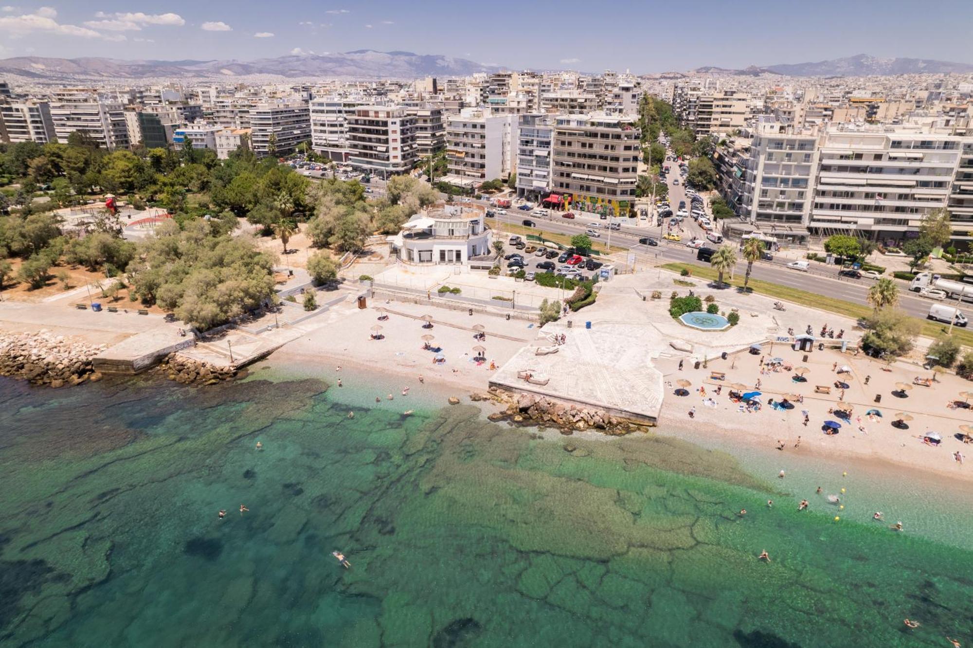 Luxury Seaside Apartment Next To Starbucks Opossite The Beach Park Of Flisvos Athen Exterior foto
