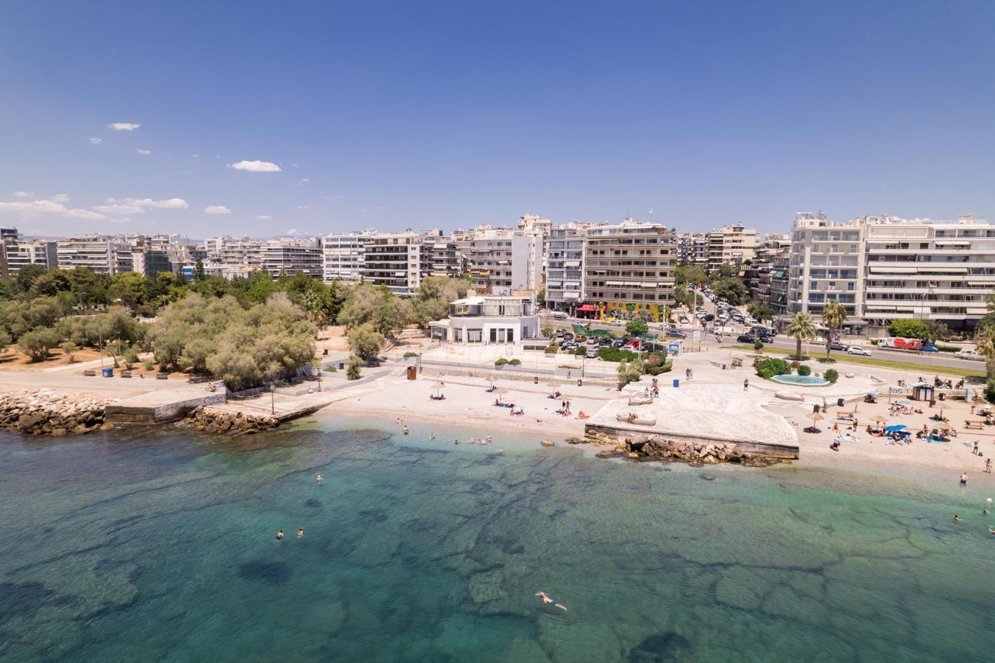 Luxury Seaside Apartment Next To Starbucks Opossite The Beach Park Of Flisvos Athen Exterior foto